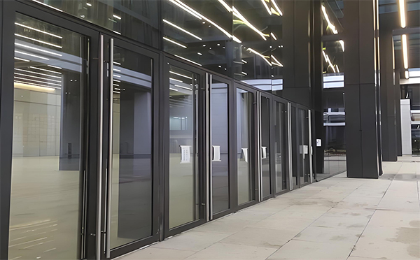 甘德玻璃地弹门 甘德玻璃地弹门