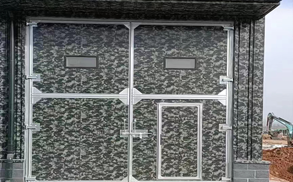 甘德工业平开门