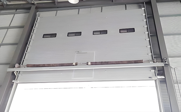 甘德工业滑升门