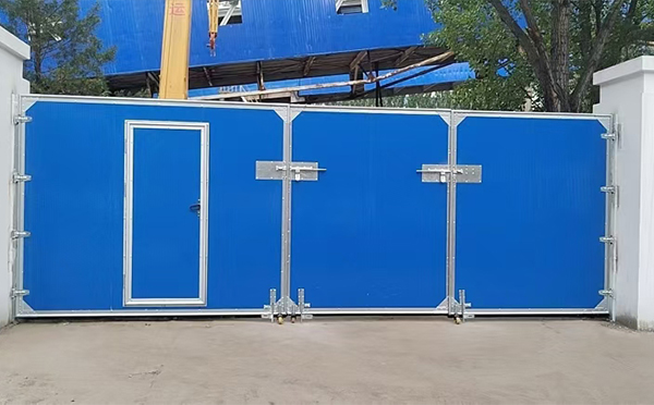 甘德工业平开门