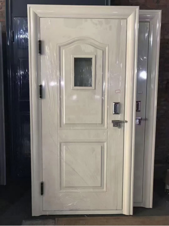 甘德学校教室门