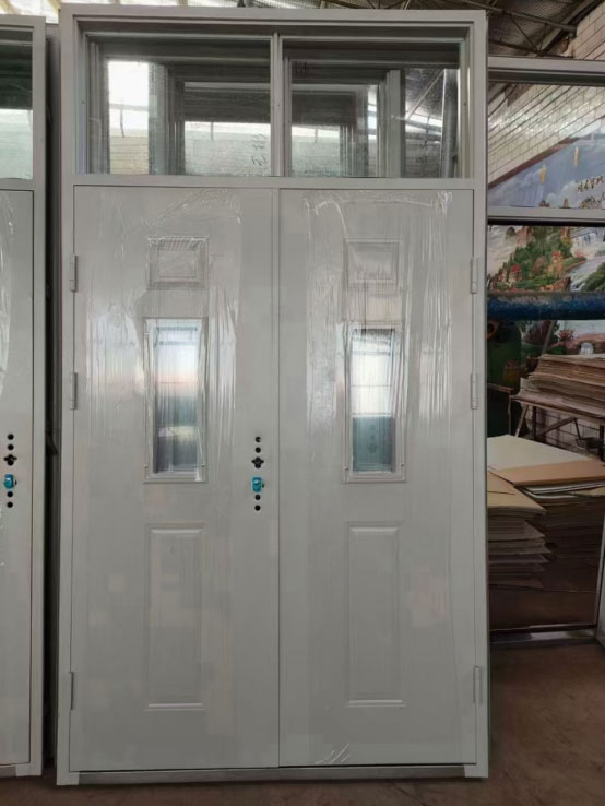 甘德学校教室门 甘德学校教室门