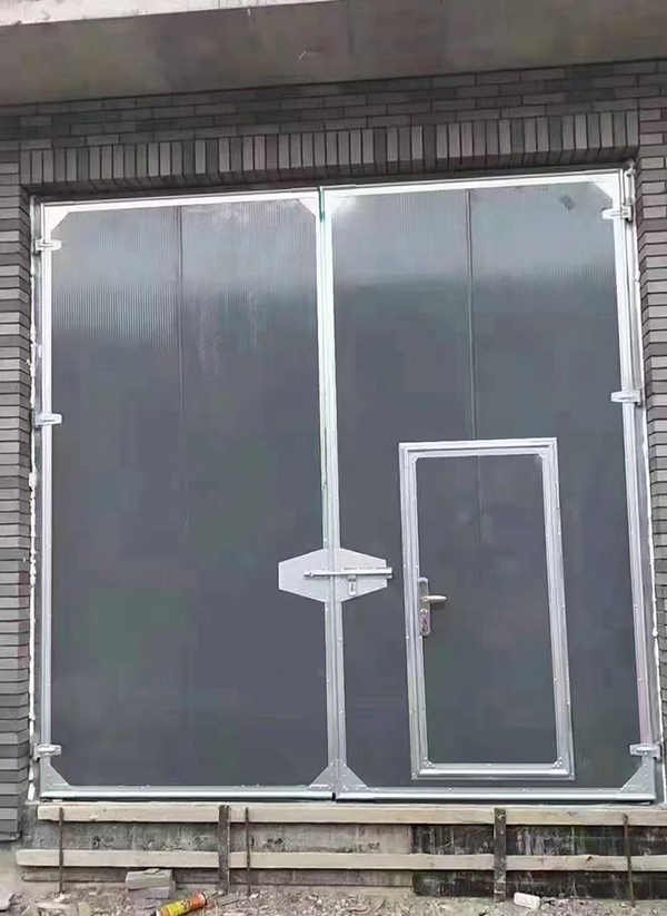 甘德工业平开门在大型设备制造车间的应用实例